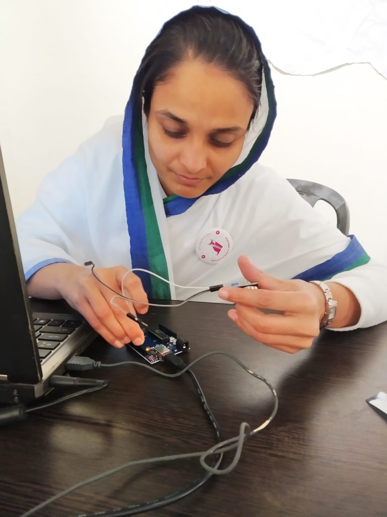 Minal Builds her pollution sensor